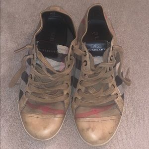 Vintage Burberry sneakers